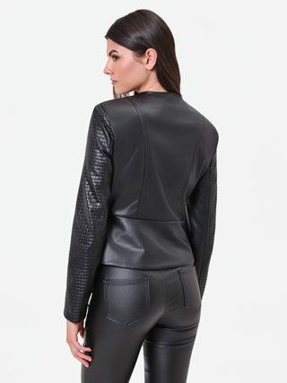 Schwarze Kunstlederjacke mit Schößchen