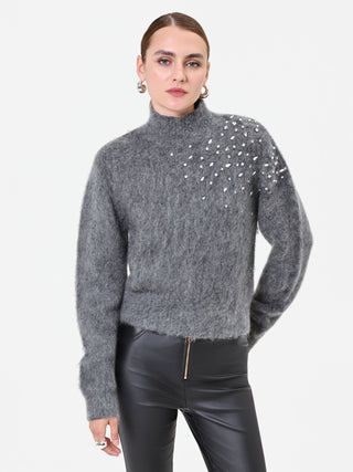 Grauer Mohair-Pullover mit Schmuck-Applikation
