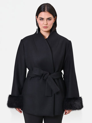 Cappotto Curvy nero con polsi effetto pelliccia