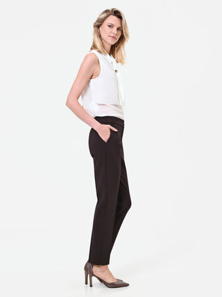 Dunkelbraune Zigarettenhose