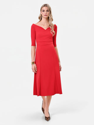 Rotes Midikleid mit Schulterausschnitt