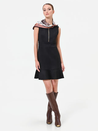 Abito smanicato nero in similpelle