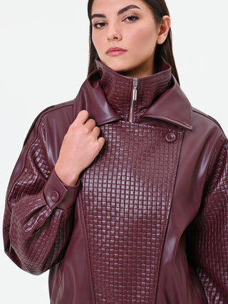 Bordeauxrote Steppjacke aus Kunstleder