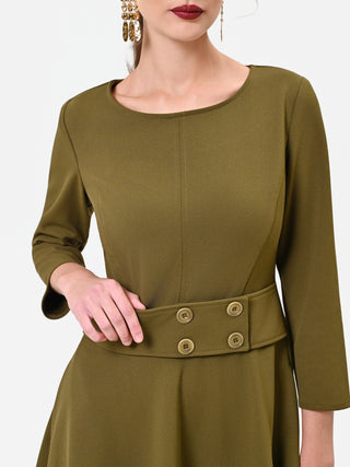 Abito svasato verde militare con bottoni dorati