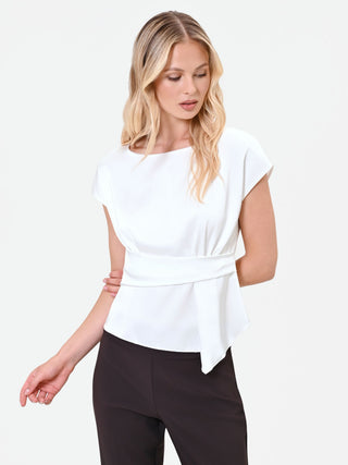 Satinbluse in Cremeweiß mit Bindegürtel