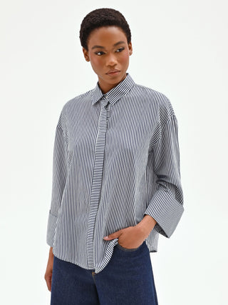 Locker geschnittene Viskosebluse mit Streifen