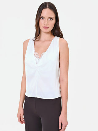 Cremefarbenes Satin-Top mit Spitze