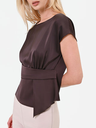 Blouse en satin brun foncé à drapé croisé