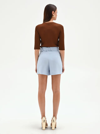 Pantalone corto azzurro con cintura