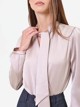 Satinbluse in Taupe-Beige mit Schluppe