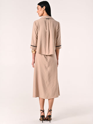 Kleid aus Viskose mit Kanten in Kontrastfarbe