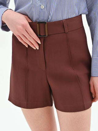 Schokobraune Shorts mit Taillengürtel
