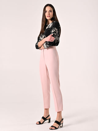 Pantalon rose pâle en tissu crêpe cady