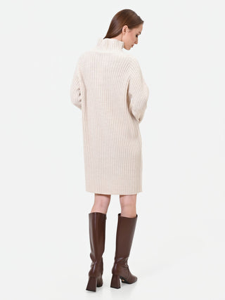 Robe en maille crème à texture côtelée