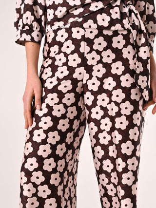 Hose mit Blumenmuster in Rosa & Schokolade