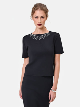 Maglia nera con scollo gioiello