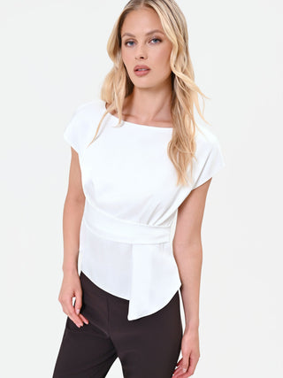 Satinbluse in Cremeweiß mit Bindegürtel