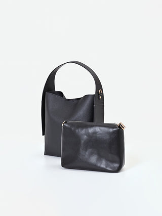 Borsa a spalla nera dalla linea morbida