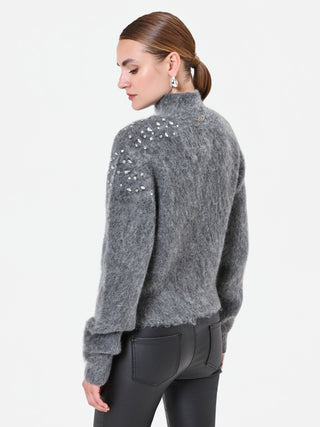 Grauer Mohair-Pullover mit Schmuck-Applikation