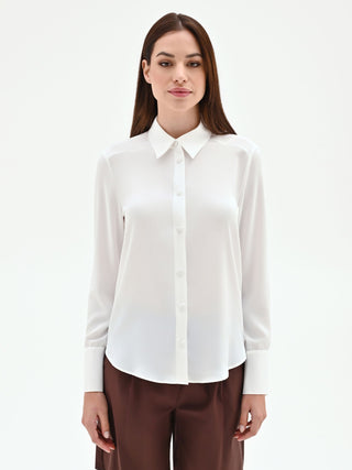 Camicia bianca con bottoni ricoperti