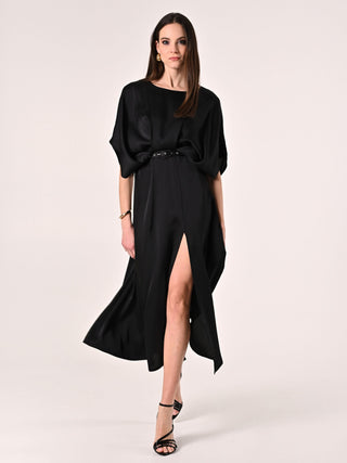 Abito Nero con Maniche Kimono