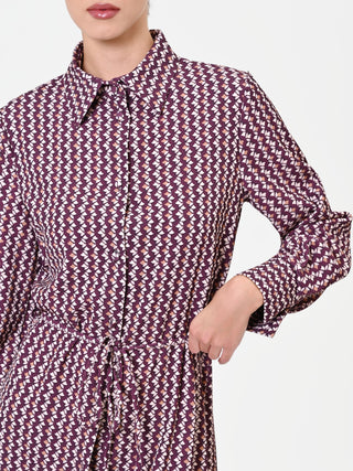 Bordeauxrotes Hemdblusenkleid mit Mikromuster