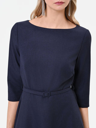 Abito midi blu navy con cintura e gonna svasata