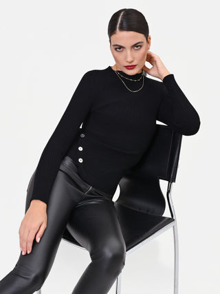 Pull asymétrique noir en viscose à boutons