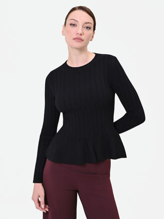 Maglia nera a costine con fondo a peplo