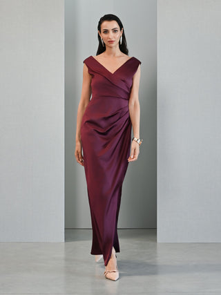 Abito lungo bordeaux con drappeggio asimmetrico