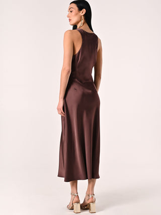 Robe couleur chocolat en satin