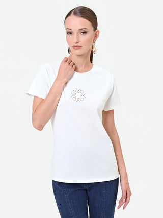 Śmietankowobiały T-shirt z geometrycznym detalem