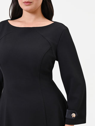 Robe évasée noire Curvy à boutons dorés