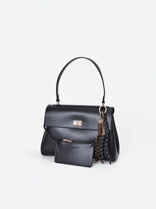 Borsa a mano nera con foulard e charms