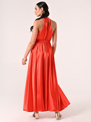 Robe longue orange en satin