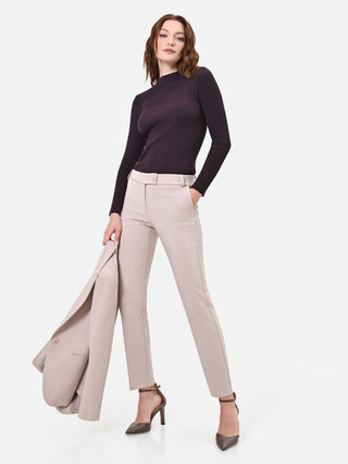 Zigarettenhose in Taupe-Beige mit Bügelfalte