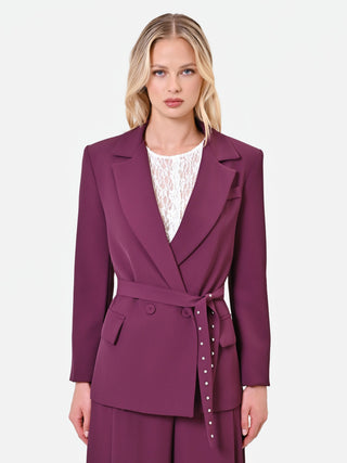 Bordeauxroter Blazer mit Gürtel und Perlen-Detail
