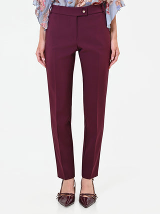Pantalón pitillo burdeos