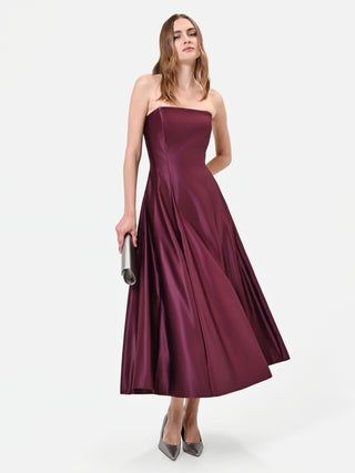Robe midi bordeaux en satin à jupe évasée