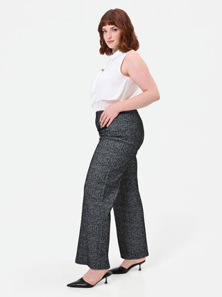 Schwarze Curvy-Hose mit geradem Bein aus Bouclé