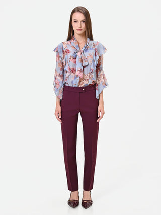Pantalón pitillo burdeos