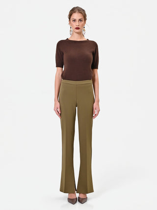Pantalone svasato verde militare con spacco al fondo