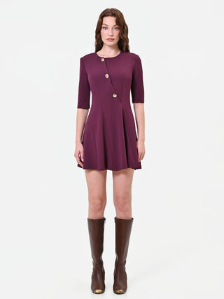 Robe courte bordeaux à boutons dorés