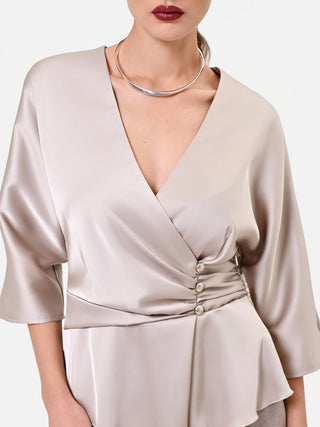 Beige-taupefarbene Wickelbluse