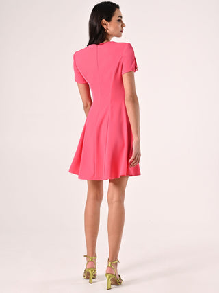 Robe courte évasée couleur rose pâle