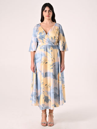 Robe longue curvy à imprimé fleurs abstraites