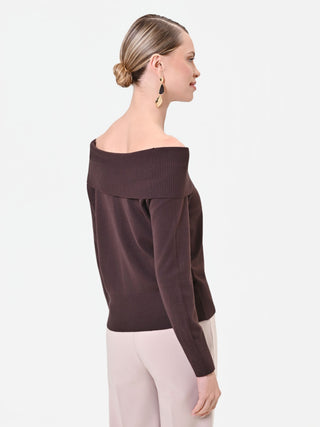 Dunkelbrauner Pullover mit Carmen-Ausschnitt