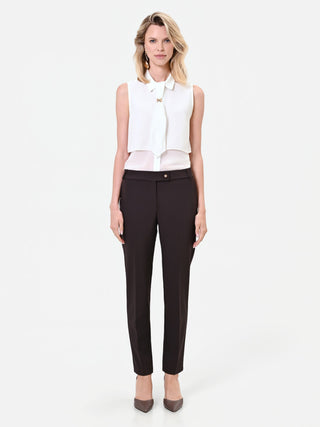 Dunkelbraune Zigarettenhose