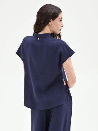 Blusa azul marino con cuello mao