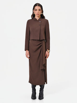 Giacca moro cropped con chiusura asimmetrica